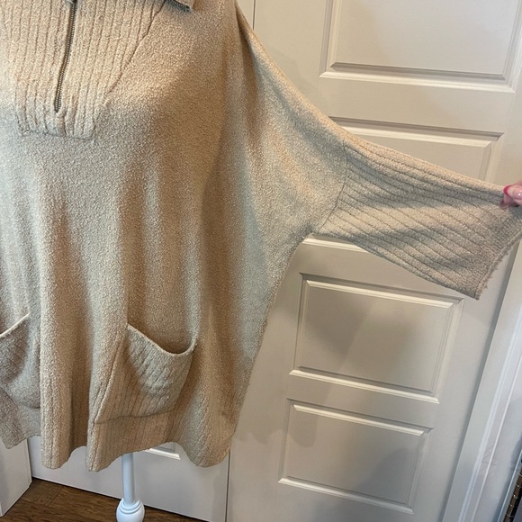 Barefoot Dreams Cozy Chic Lite 1/2 Zip Poncho Beige Size L/XL - Picture 3 of 15